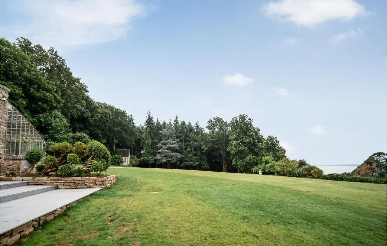 1 Bedroom Beautiful Apartment In Concarneau Francia