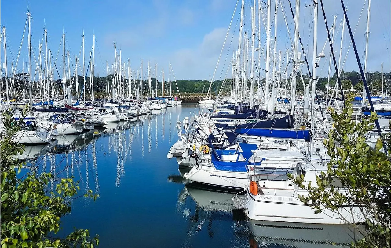 1 Bedroom Beautiful Apartment In Concarneau