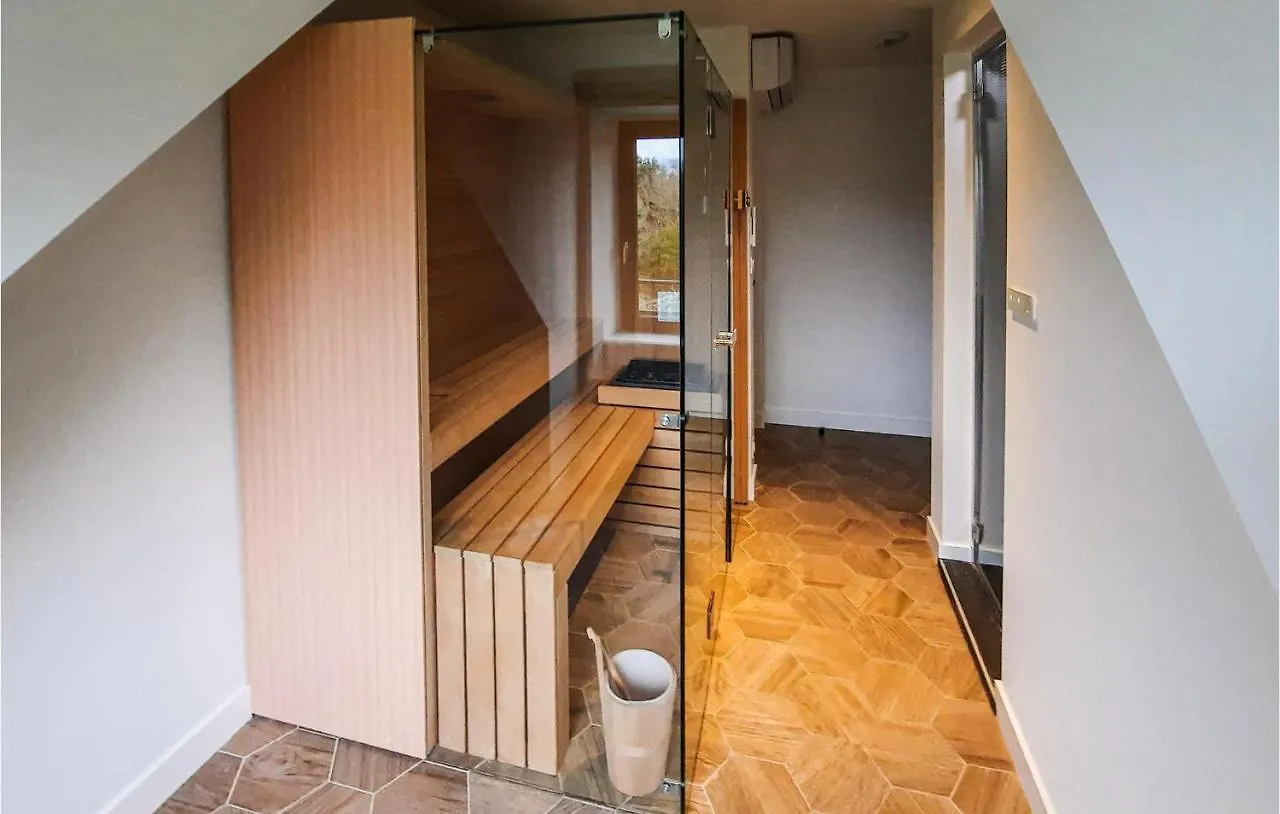 1 Bedroom Beautiful Apartment In Concarneau