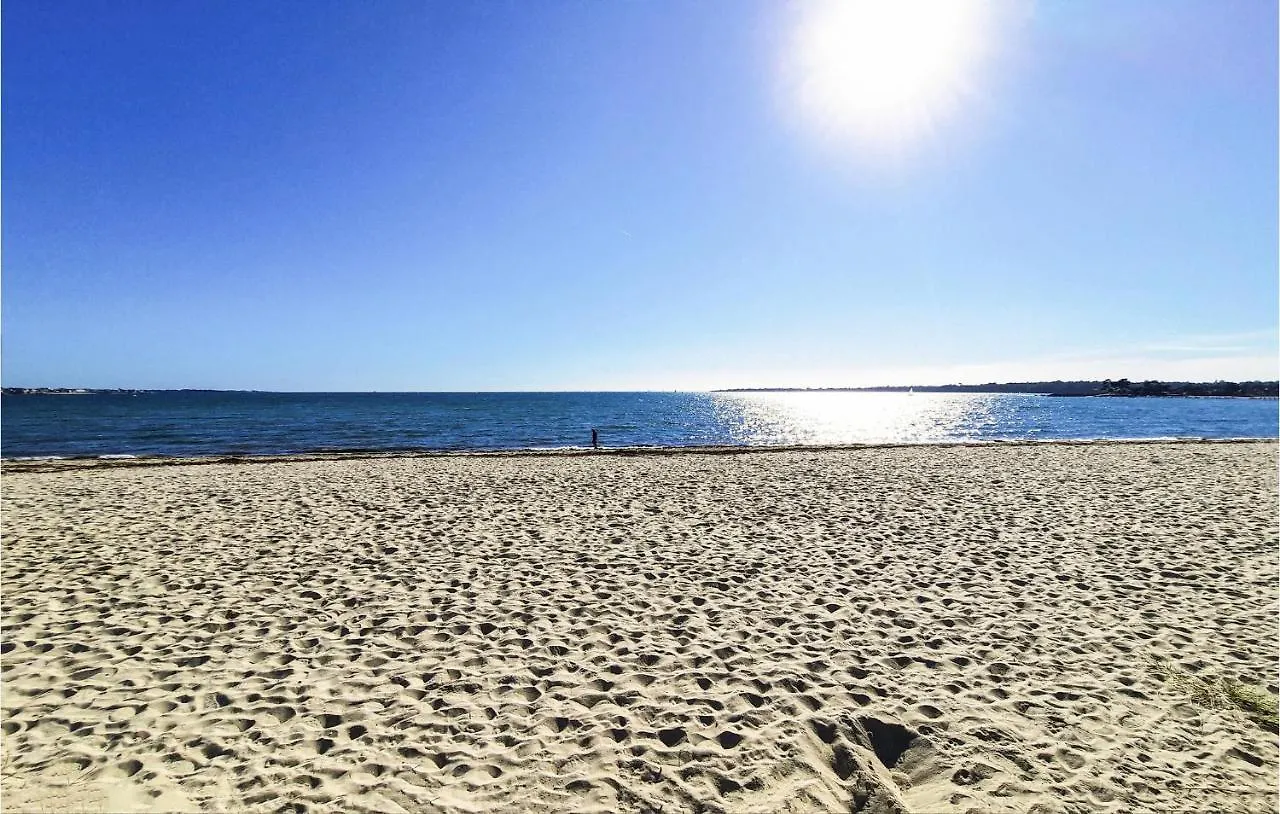 1 Bedroom Beautiful Apartment In Concarneau